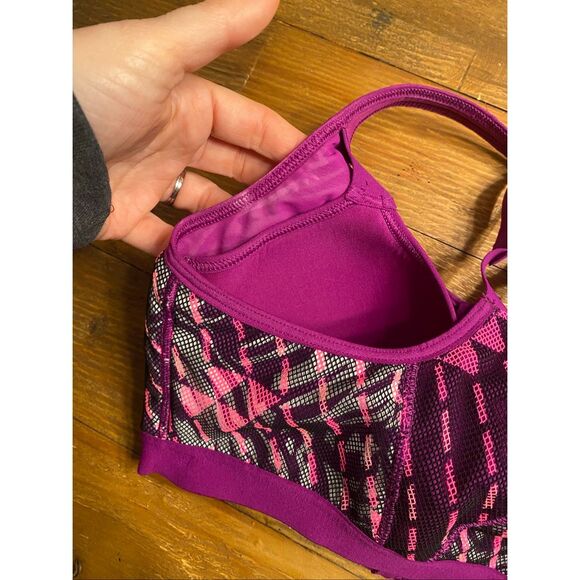 Victoria’s Secret VSX 32DD sports bra high support purple pink zipper - Picture 5 of 9